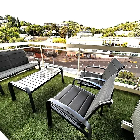 Superbe studio climatisé avec terrasse proche mer