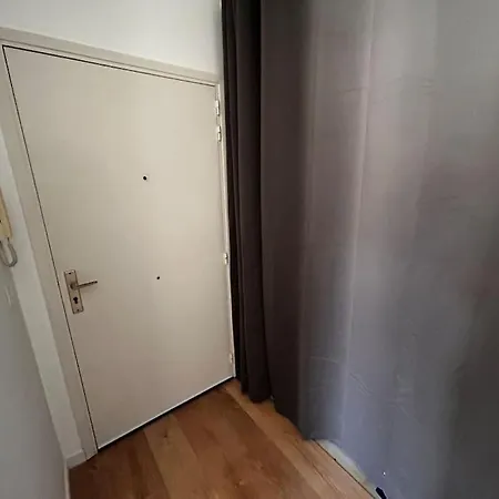 Superbe Climatise Avec Terrasse Proche *