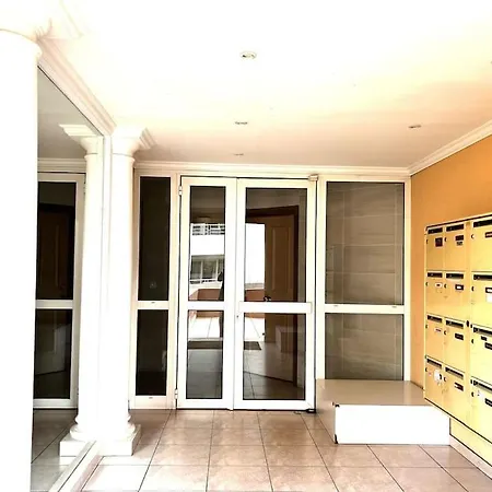 Superbe Climatise Avec Terrasse Proche