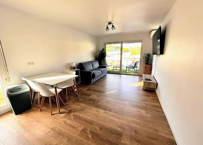 Superbe Climatisé Avec Terrasse Proche *
