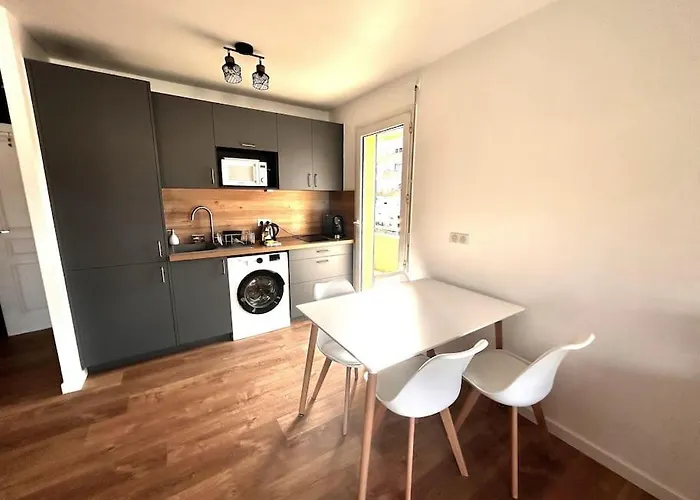 Appartement Superbe Climatisé Avec Terrasse Proche Cagnes-sur-Mer
